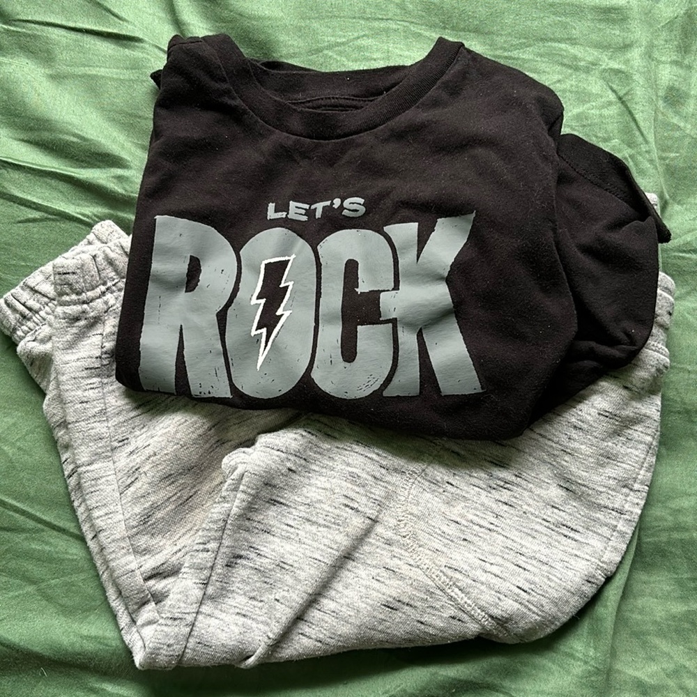 Let’s Rock Outfit size 4T